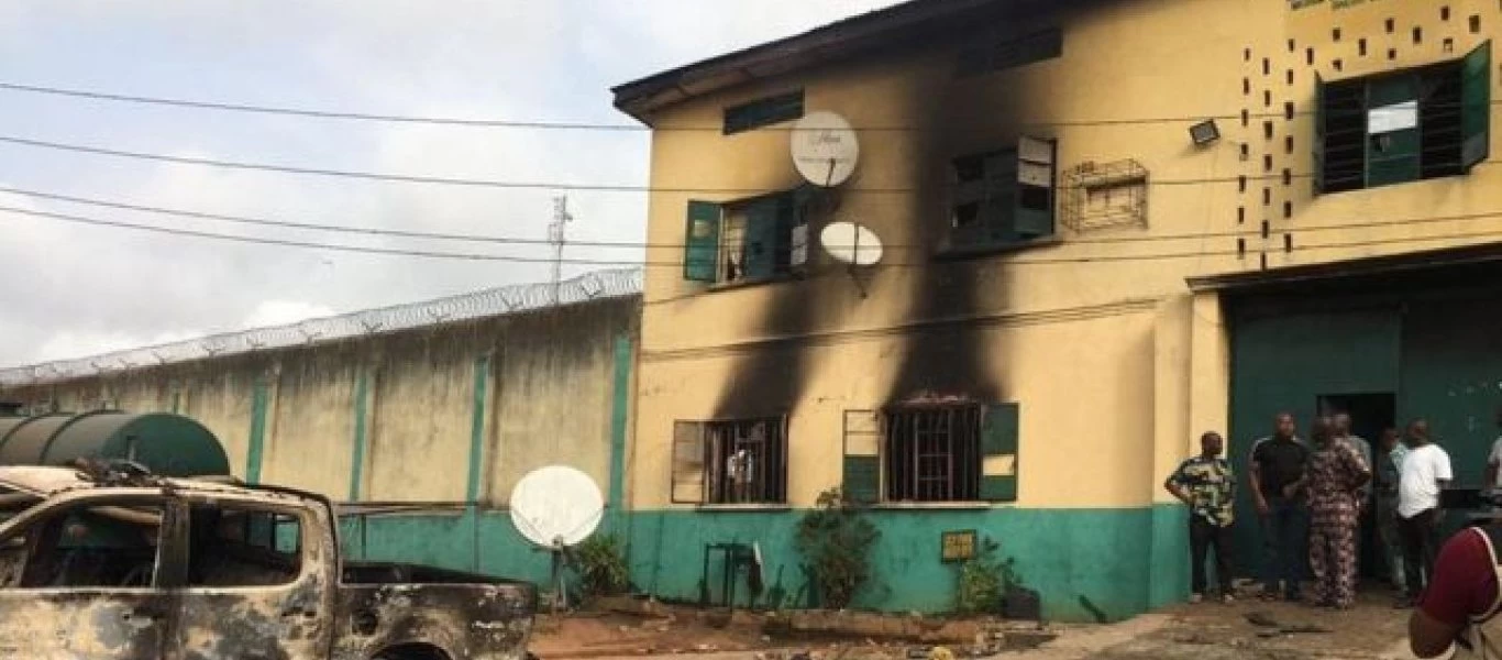 Ένοπλη επίθεση σε φυλακές στη Νιγηρία - Απόδραση για περισσότερους από 1.800 κρατούμενους